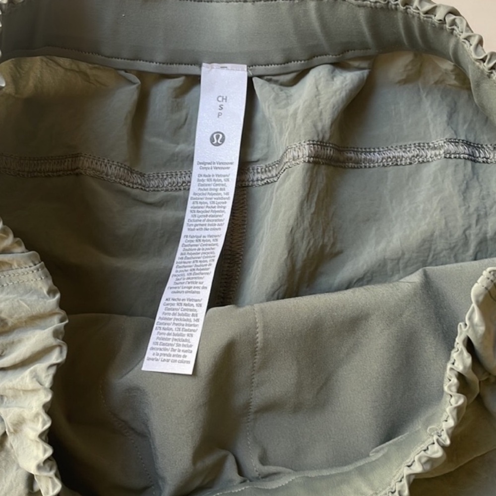 Lululemon Crinkle Nylon Mid-Rise Track Pant Wordmark - Picture 3 of 9